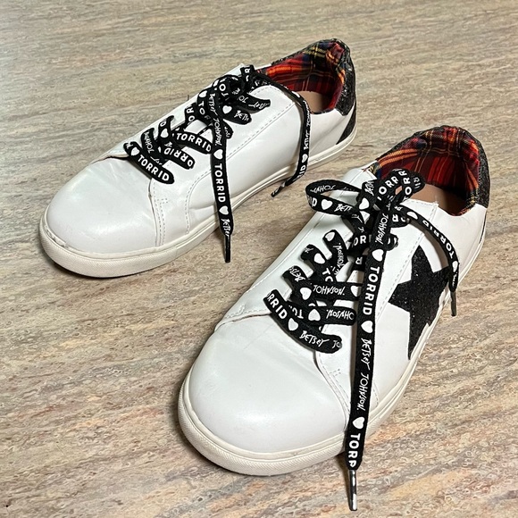 Torrid ♥️Betsey Johnson T Remy sneakers - Picture 14 of 16